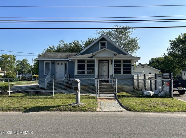 40 Third Avenue, Toms River, NJ 08757