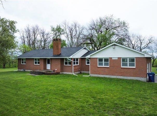 15600 32nd St Road, Green Ridge, MO 65332