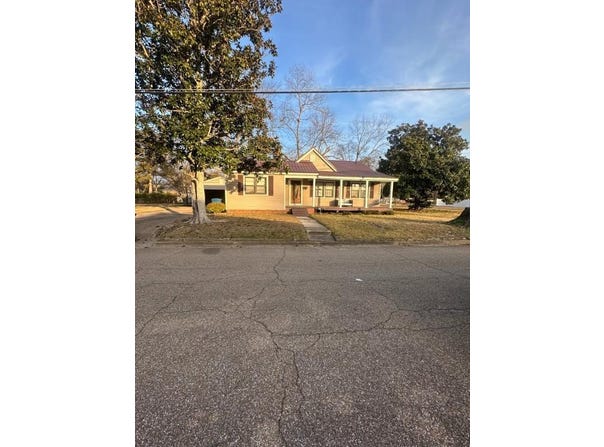 618 S Columbus, Aberdeen, MS 39730