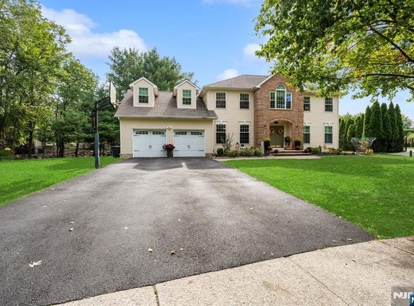 96 Carol Place, Wayne, NJ 07470