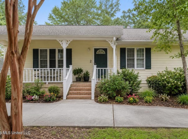 6658 Ahekolo Circle, Diamondhead, MS 39525