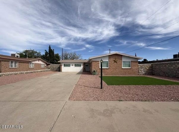 10258 SAIGON Drive, El Paso, TX 79925