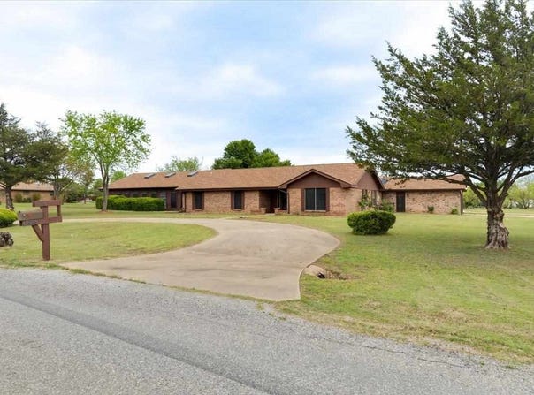 306 Curts Dr, Lawton, OK 73507