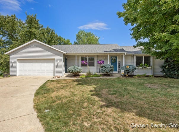 3133 N Bluff Court, Hudsonville, MI 49426