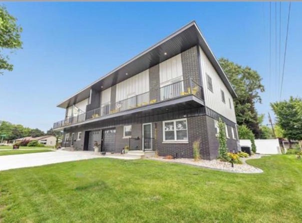 1751 S ONEIDA Street, GREEN BAY, WI 54304