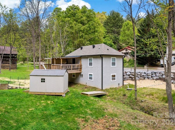 153 Arrowood Corner Road, Mars Hill, NC 28754