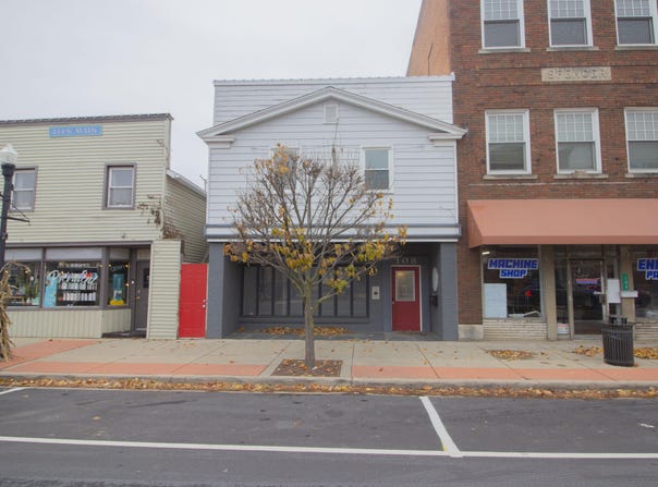 108 S Main Street, Plainwell, MI 49080