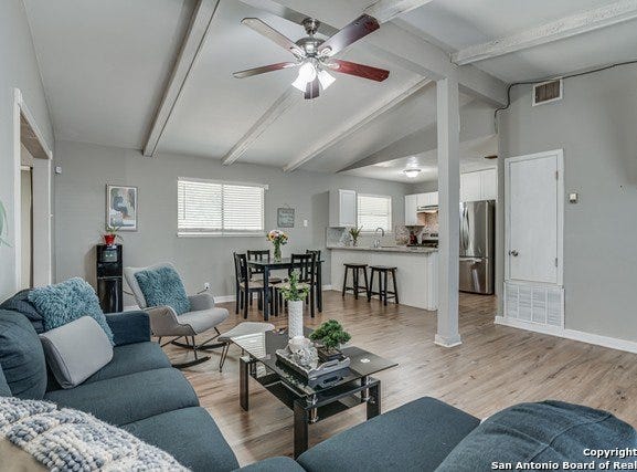 5011 Village Lawn, San Antonio, TX 78218