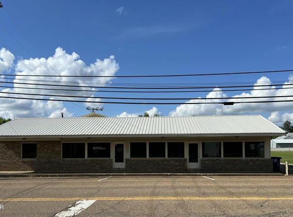 142 E Main Street, Bradford, TN 38316