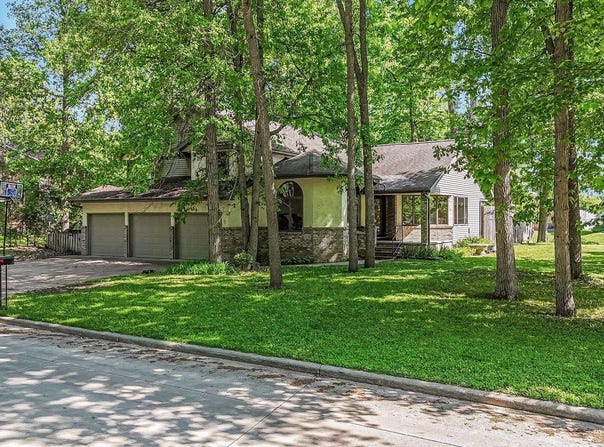 1711 E ROBIN Way, APPLETON, WI 54915-4212