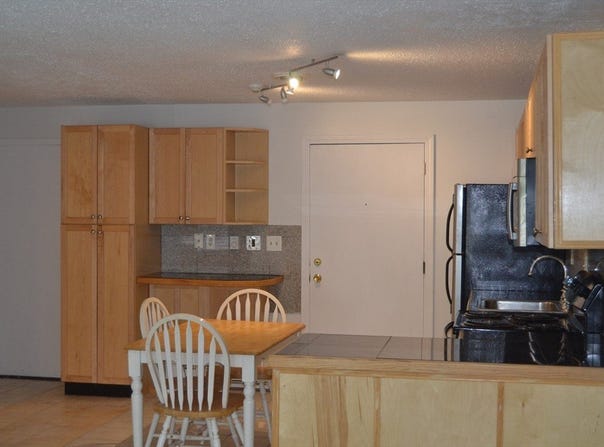 98 Pemberton St, Dracut, MA 01826