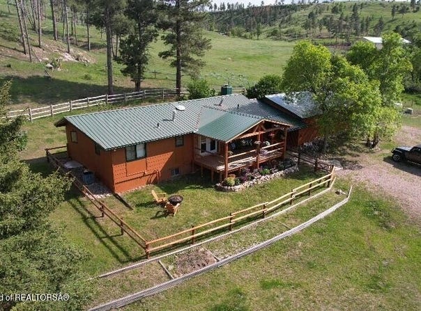 17512 US-14, Moorcroft, WY 82721