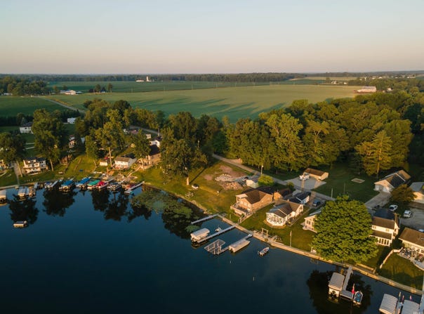 5685 S 940 E, Wolcottville, IN 46795