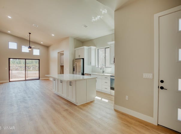 4660 West Tatanka Loop, Show Low, AZ 85901