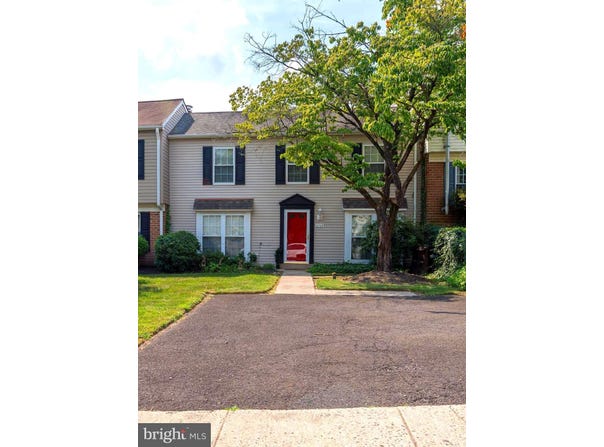 6709 PICKWICK COURT, BENSALEM, PA 19020