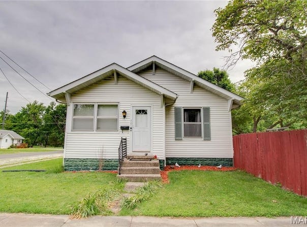 701 E Chestnut Street, Gillespie, IL 62033