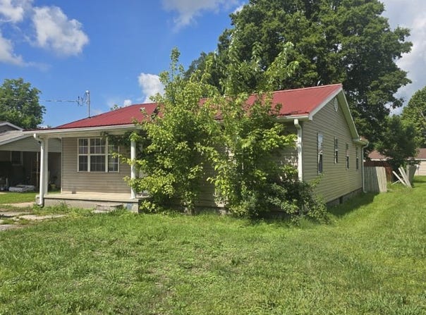 2011 ARKANSAS AVENUE, Poplar Bluff, MO 63901