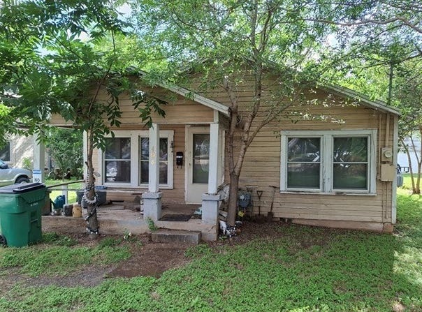 408 S HARRISON Street, McGregor, TX 76657