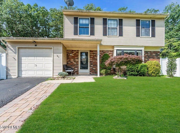10 Flintlock Drive, Howell, NJ 07731