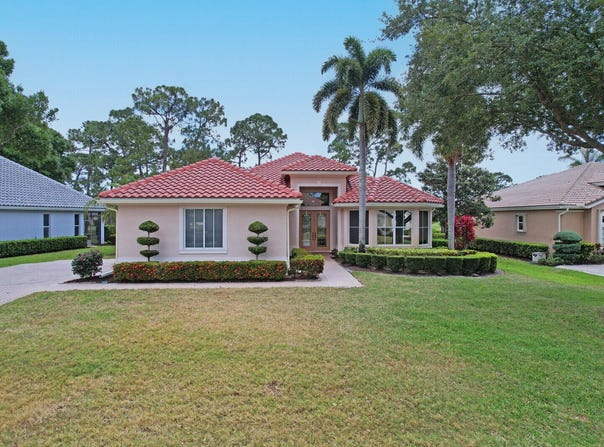 8120 Links Way, Port Saint Lucie, FL 34986