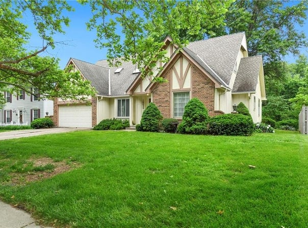 10432 Bond Street, Overland Park, KS 66214