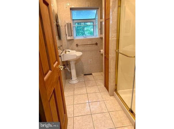 714 HARDING HIGHWAY, CARNEYS POINT, NJ 08069