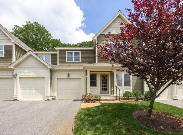 4 Lowell Dr, Hopkinton, MA 01748