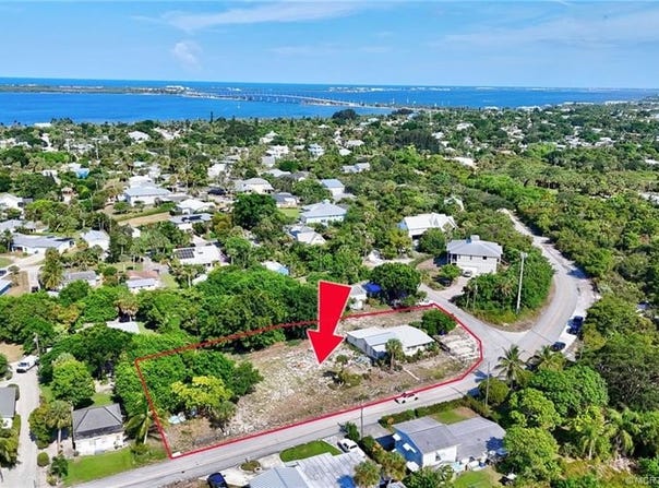 4665 NE Savannah Road, Jensen Beach, FL 34957