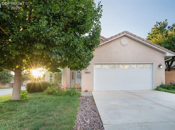 1002 Cedarcrest Drive, Pueblo, CO 81005