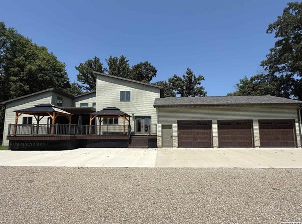 15367 300th Ct, MASON CITY, IA 50401