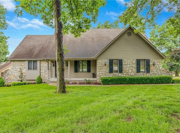 18203 E 50th Terrace Court S, Independence, MO 64055