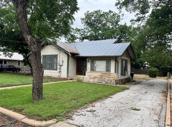 420 Plum St, Fredericksburg, TX 78624