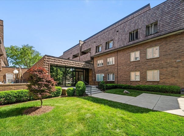 1730 W Galena Boulevard, Aurora, IL 60506