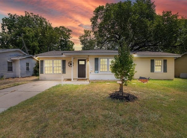 3628 Glenda Street, Haltom City, TX 76117