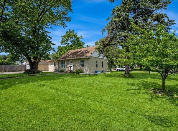 5801 Oregon Avenue N, Crystal, MN 55428