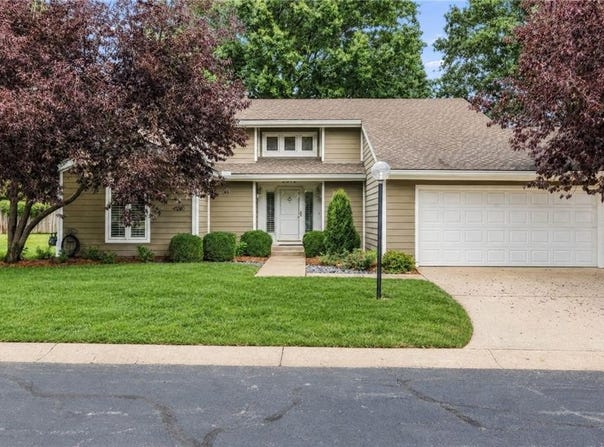 2012 W 123rd Terrace, Leawood, KS 66209