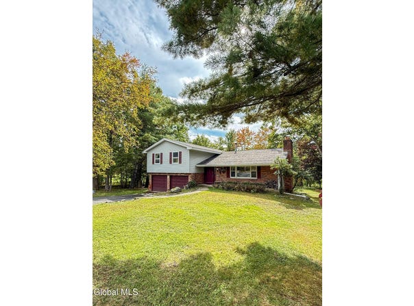 183 N Nassau Road, Averill Park, NY 12018