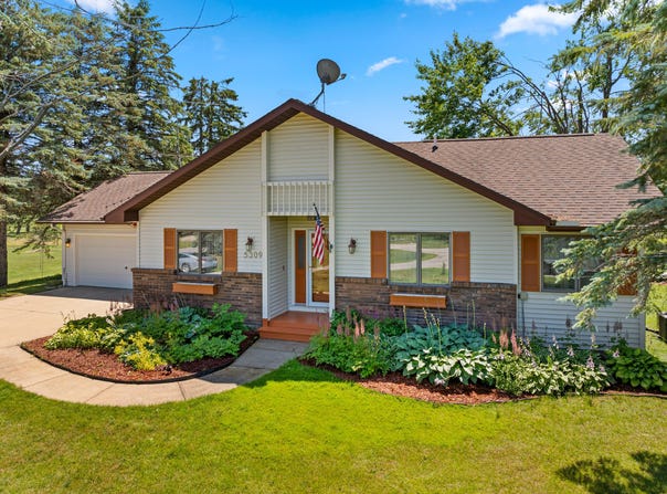 5309 Golfview Lane, Gaylord, MI 49735