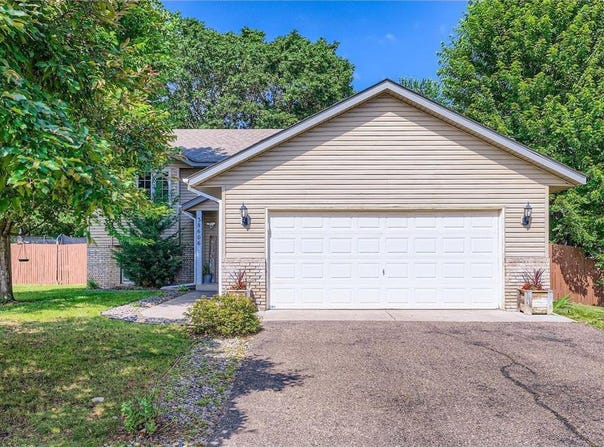 38606 Glacier Drive, North Branch, MN 55056