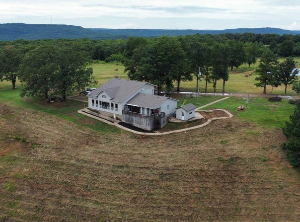 15800 Sand Point Terrace, Mountainburg, AR 72946
