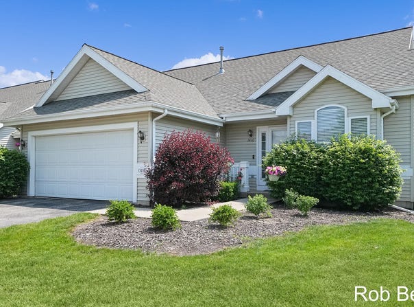 1410 Windcrest Lane NE, Grand Rapids, MI 49525