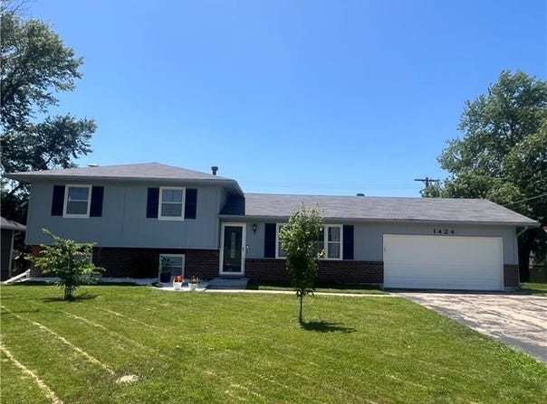 1424 S Olive Street, Ottawa, KS 66067