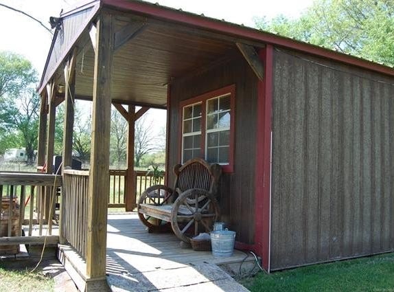 15395 Hazel Road, Henryetta, OK 74437