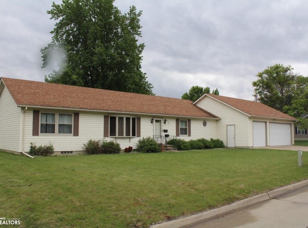 795 Blackstone Drive, Garner, IA 50438