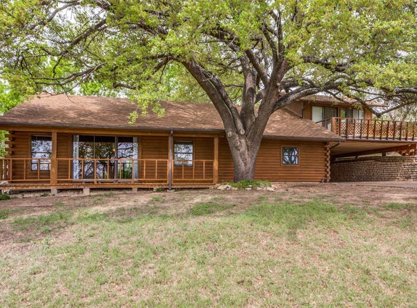 1114 Spur Trail, Granbury, TX 76049