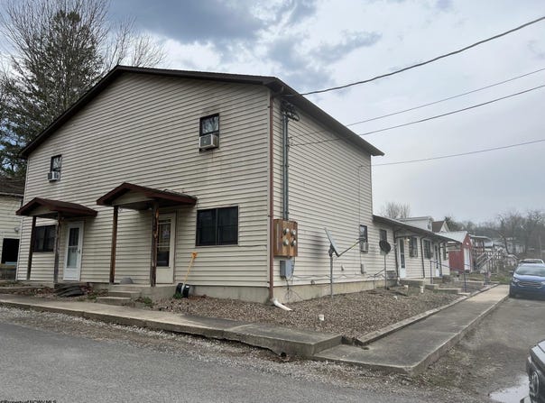 90 Johnson Avenue, Elkins, WV 26241