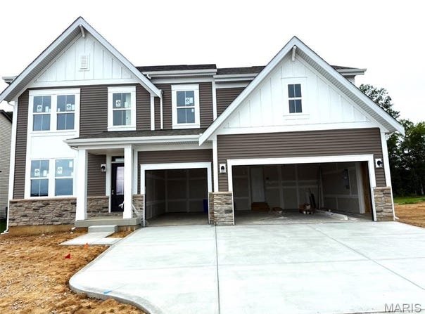 165 Cardow Drive, O'Fallon, MO 63368
