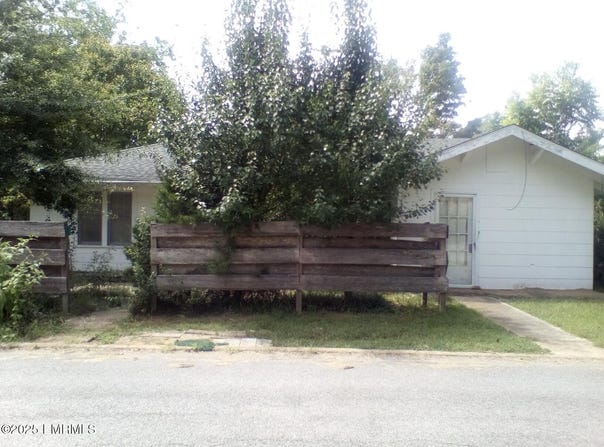 131 Maple Avenue, DeKalb, MS 39328