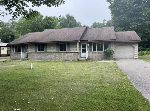 N6816 Elm St, Engadine, MI 49827