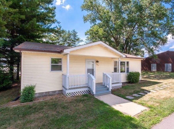 721 N Ellsworth Street, Warsaw, IN 46580-2926